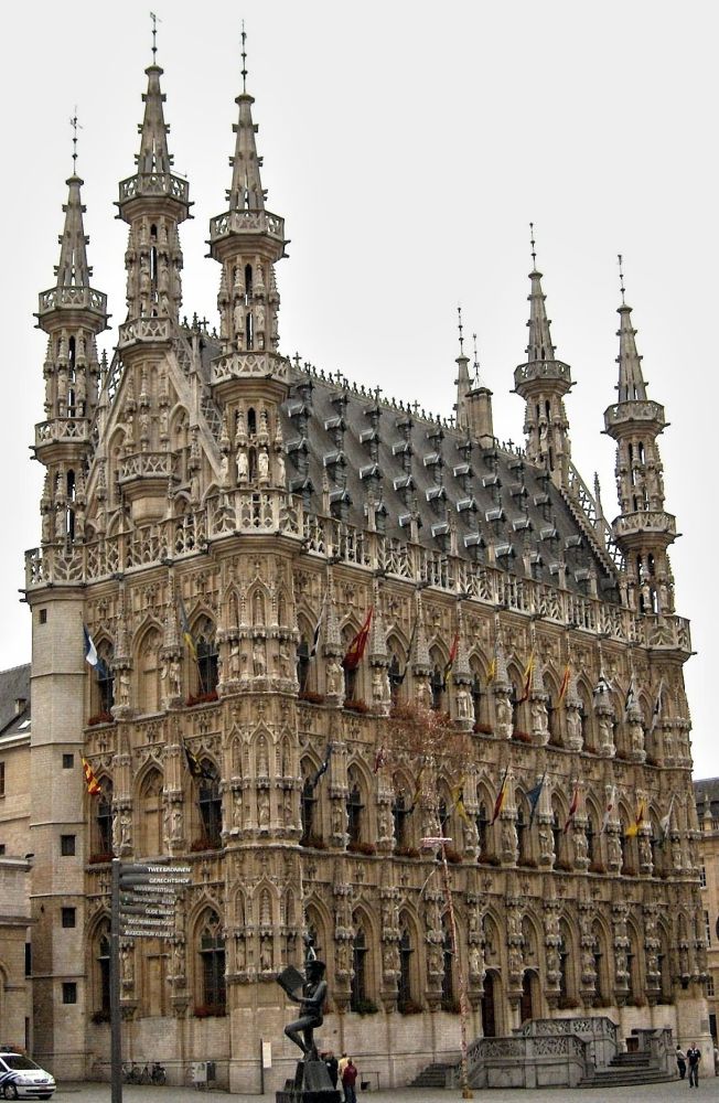 side-view-of-the-leuven-town-hall-in-belgium