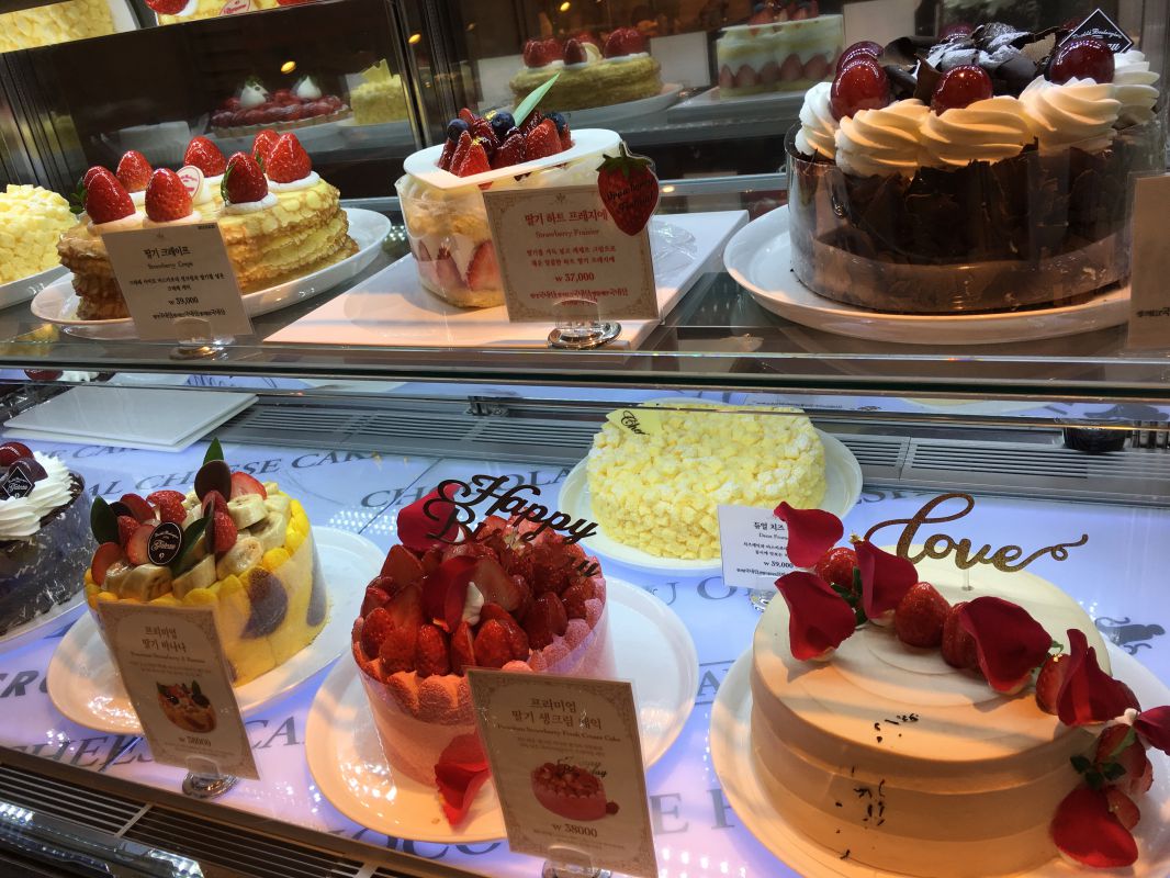 Kinda expensive Valentine cakes to sell after Valentine... Kinda expensive Valentine cakes to sell after Valentine...