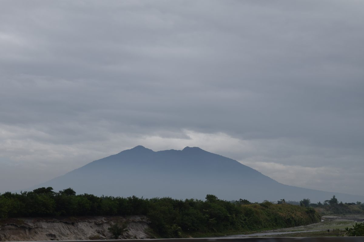 Mount Arayat Mount Arayat