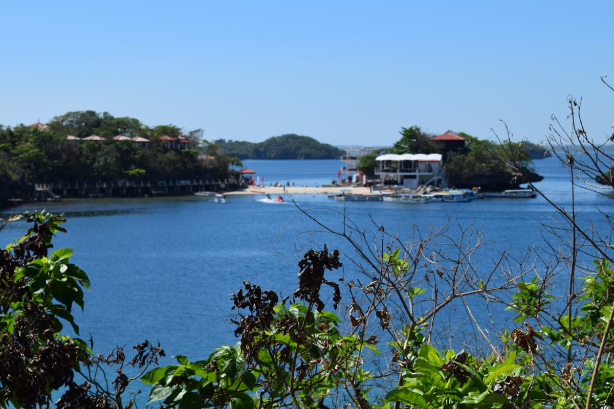100 islands
